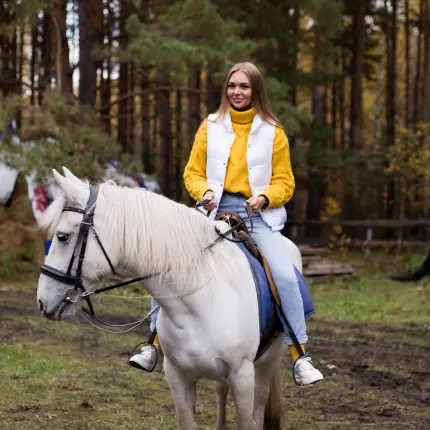 Конная прогулка в Суворовском