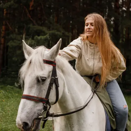 Конная прогулка в Суворовском