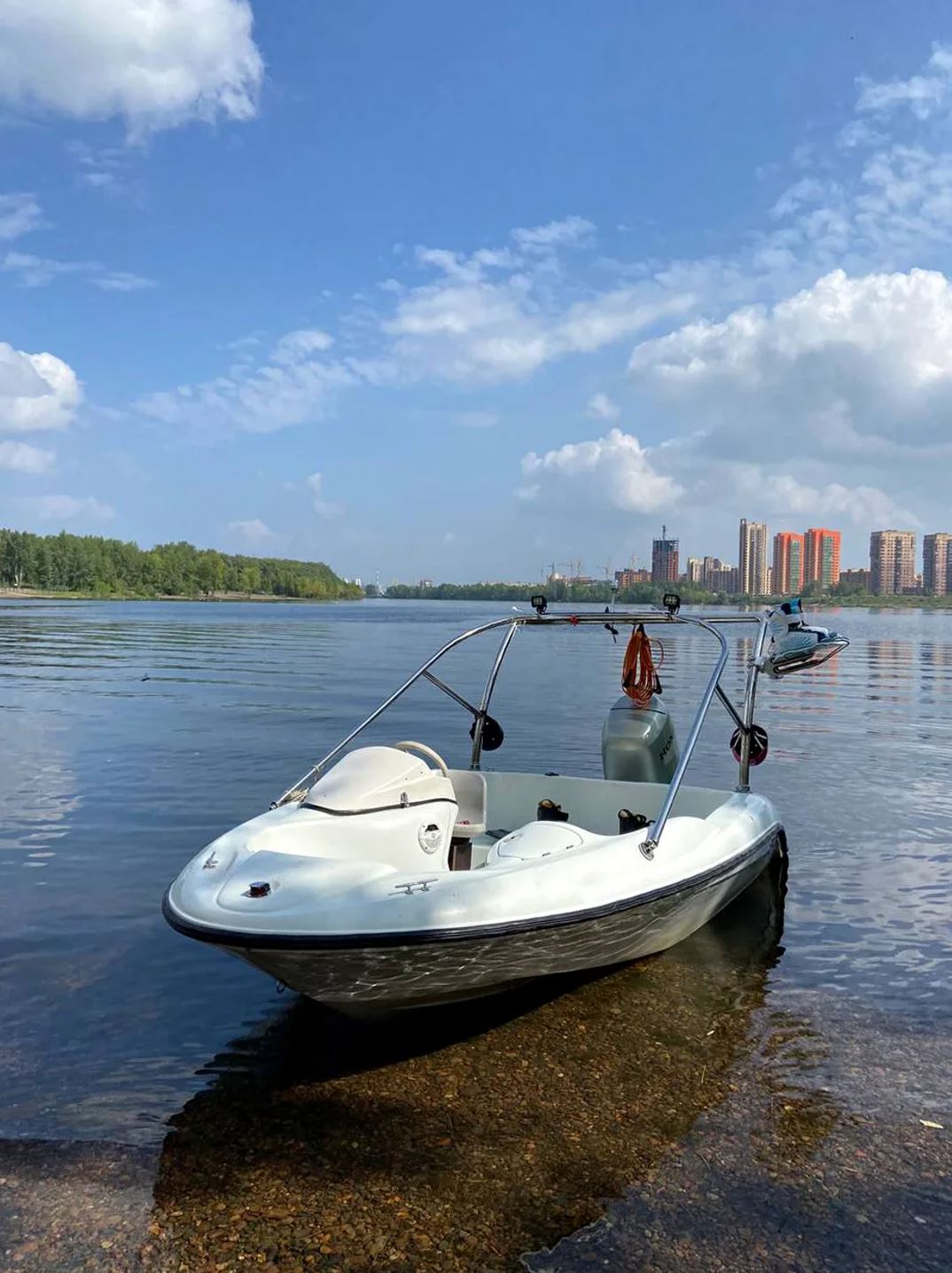 Прогулка на катере с ветерком по Енисею