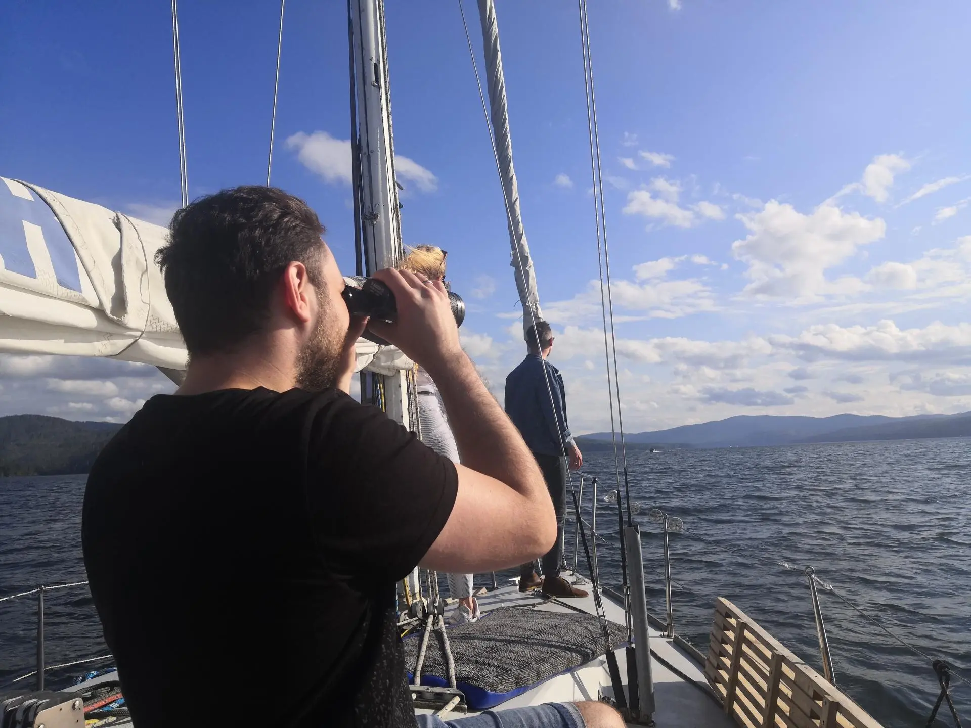 Путешествие на яхте Азарт по заливу Бирюса