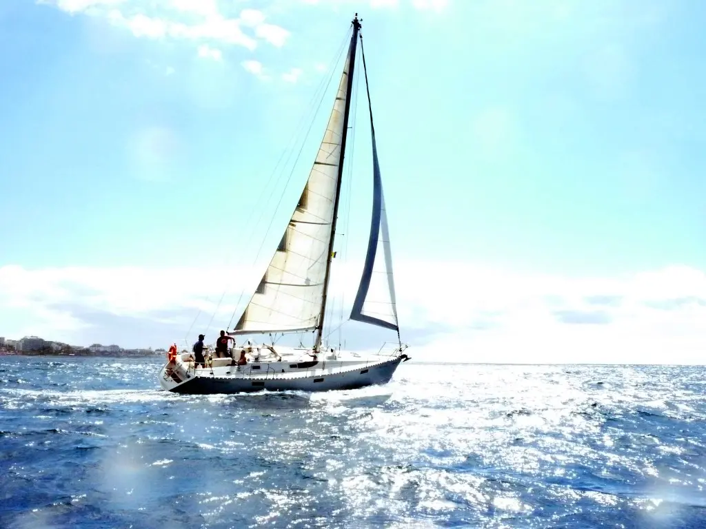 Путешествие на яхте Азарт по заливу Бирюса