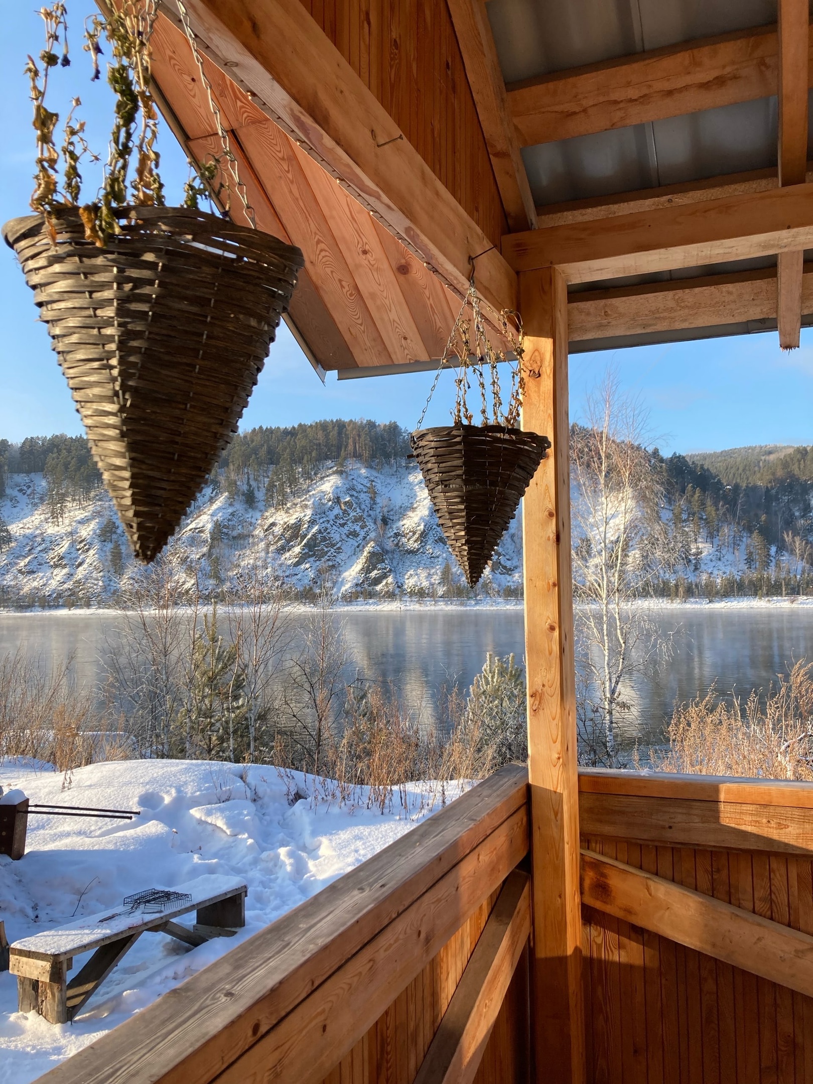 Отдых в дивной бане на берегу Енисея