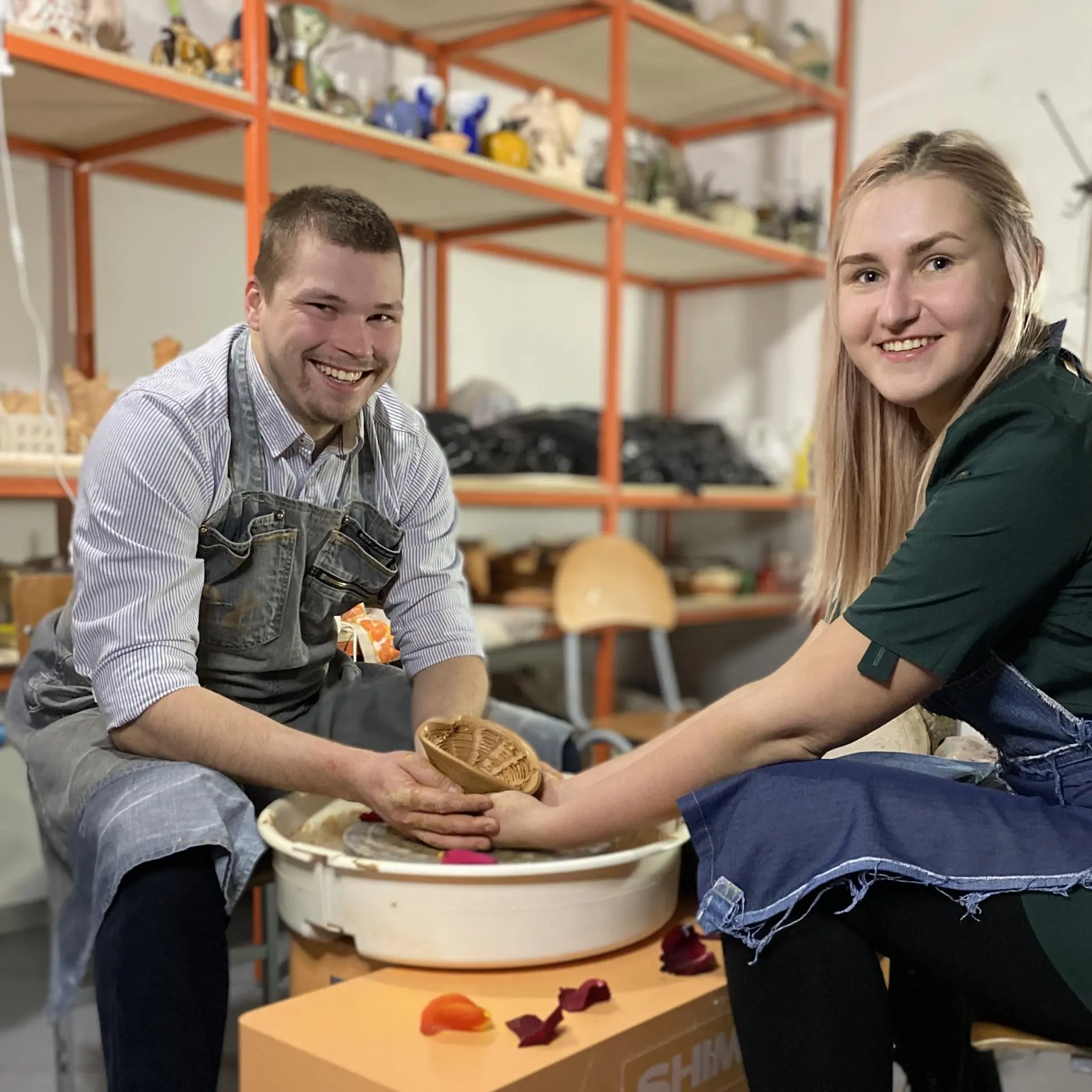 Романтическое свидание в гончарной студии