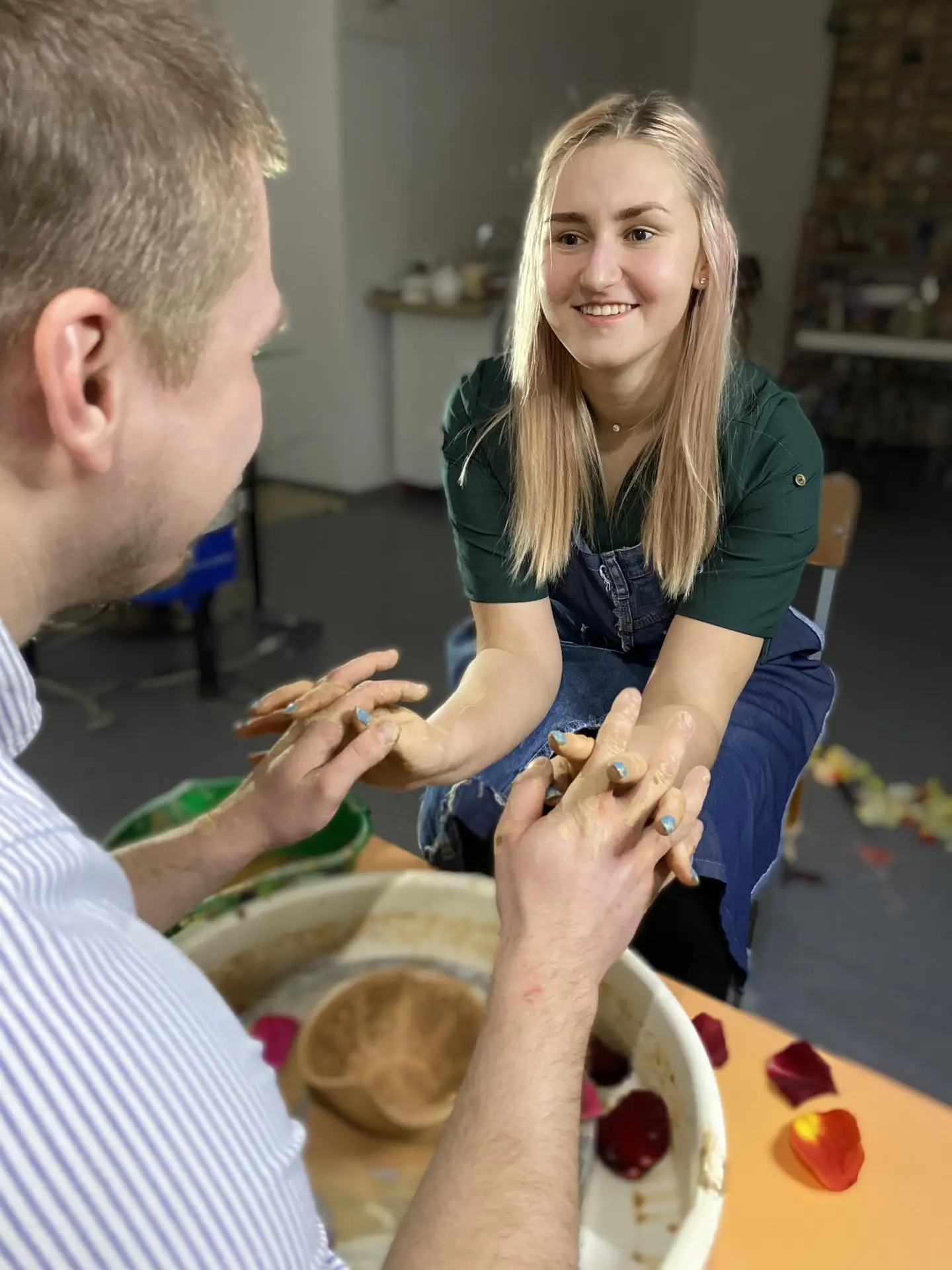 Романтическое свидание в гончарной студии