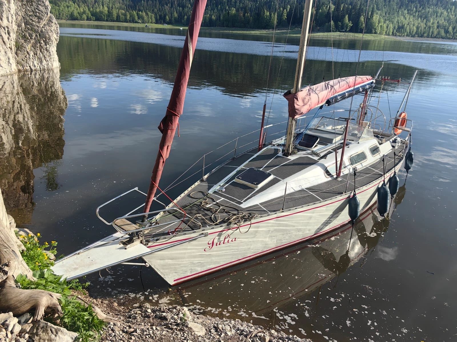 Прогулка на парусной яхте по Красноярскому морю