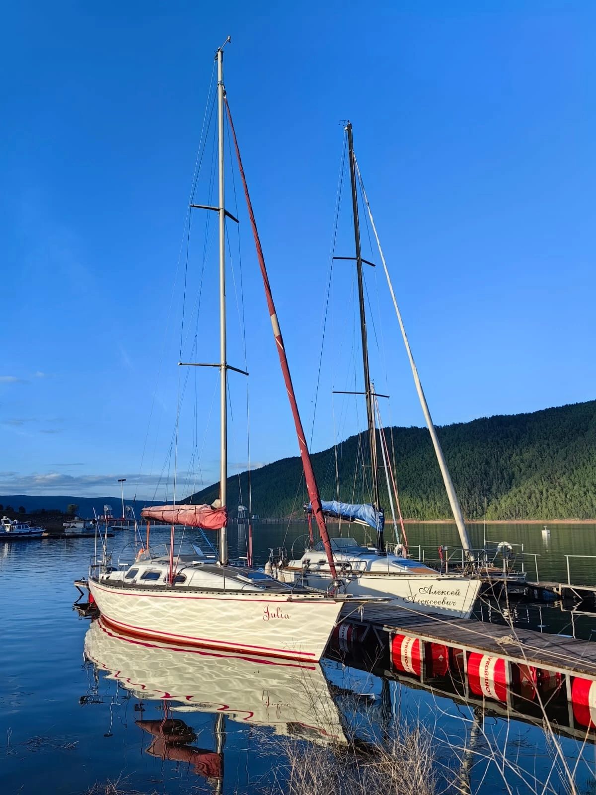 Прогулка на парусной яхте по Красноярскому морю