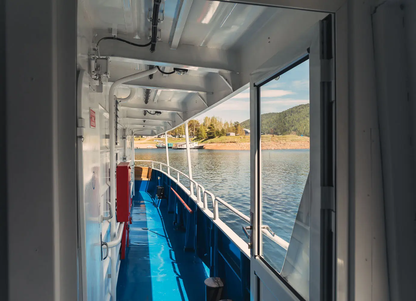 Прогулка по Красноярскому морю на теплоходе "Красцветмет"