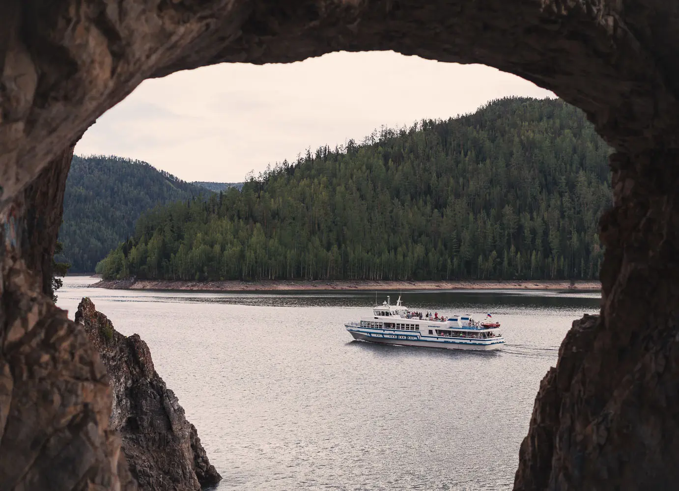 Прогулка по Красноярскому морю на теплоходе "Красцветмет"