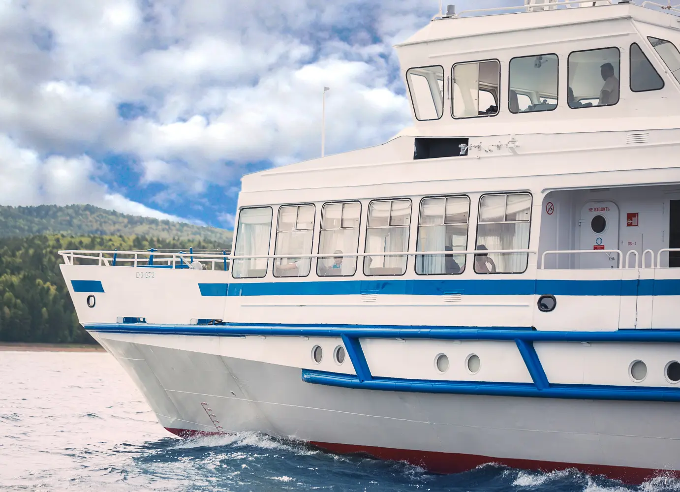 Прогулка по Красноярскому морю на теплоходе "Красцветмет"