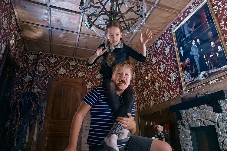 Квест в реальности "Семейка Аддамс"