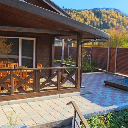 Отдых в загородном доме у реки