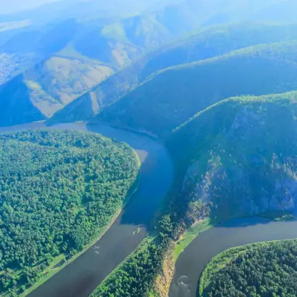 Полет над Манской петлей на мотопараплане