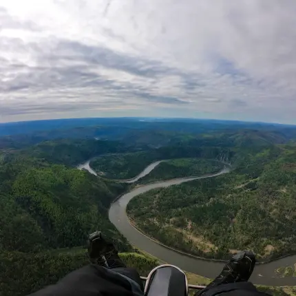 Полет над Манской петлей на мотопараплане