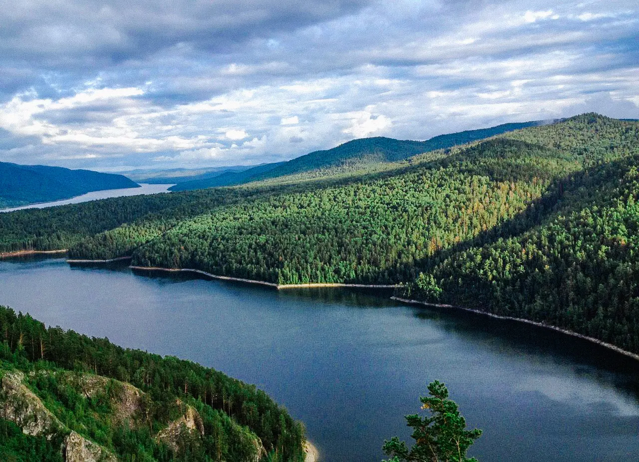 Прогулка на парусной яхте по Бирюсинскому заливу