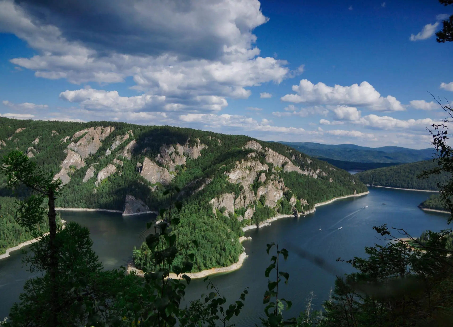 Прогулка на парусной яхте по Бирюсинскому заливу
