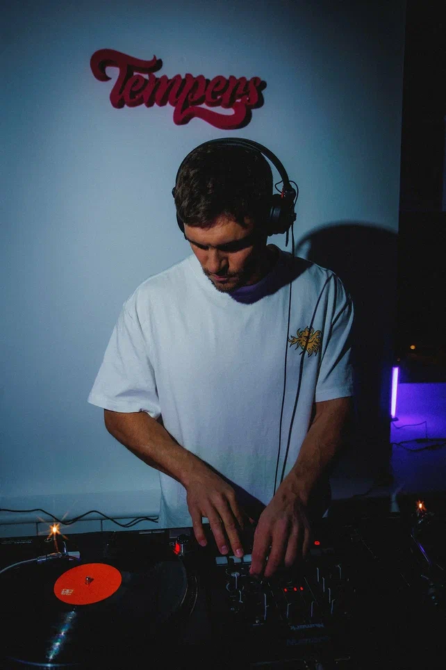 Винил: Мастер-класс по диджеингу