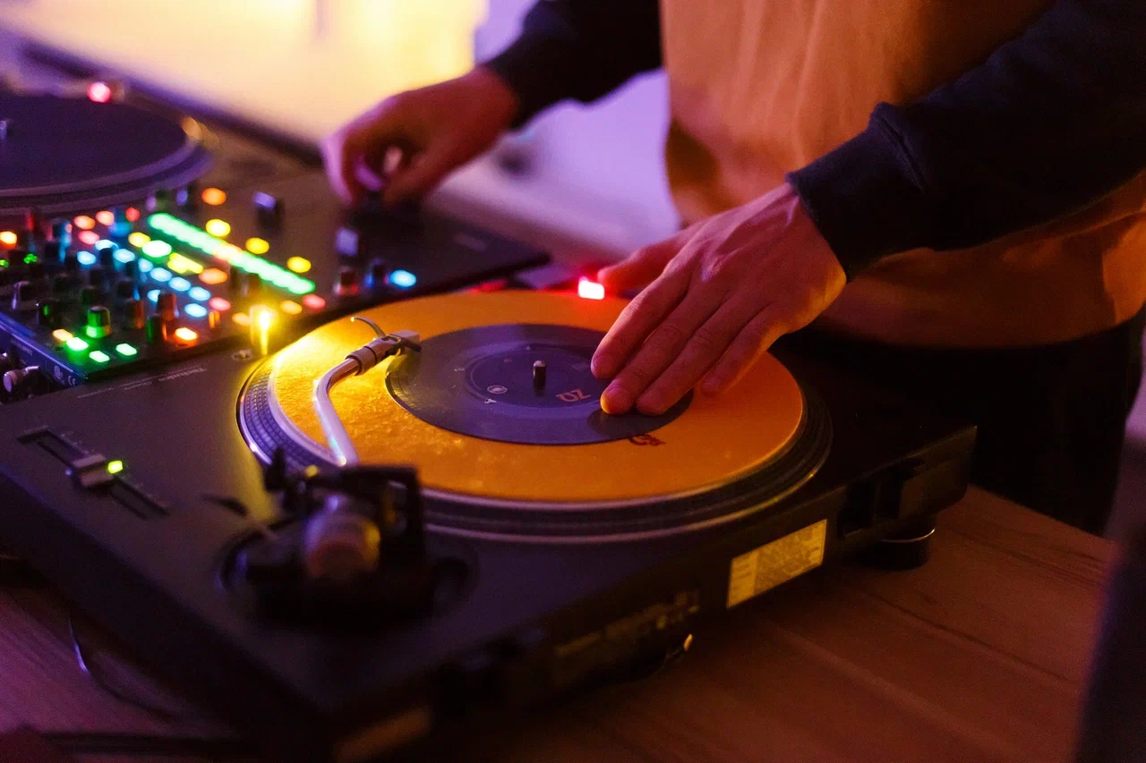 Винил: Мастер-класс по диджеингу