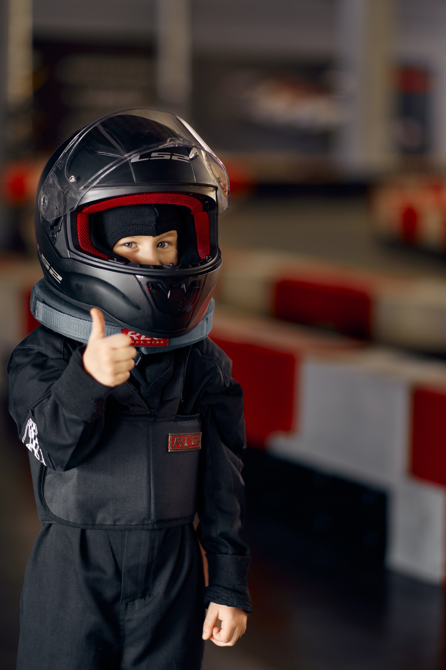 Драйвовый картинг на крытом треке