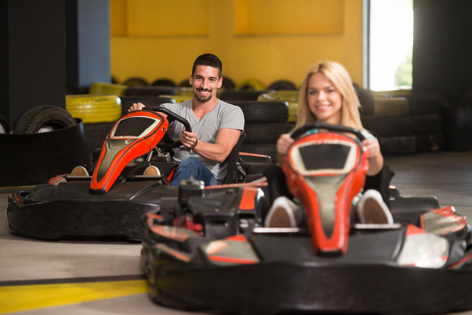 Картинг-свидание на крытом треке