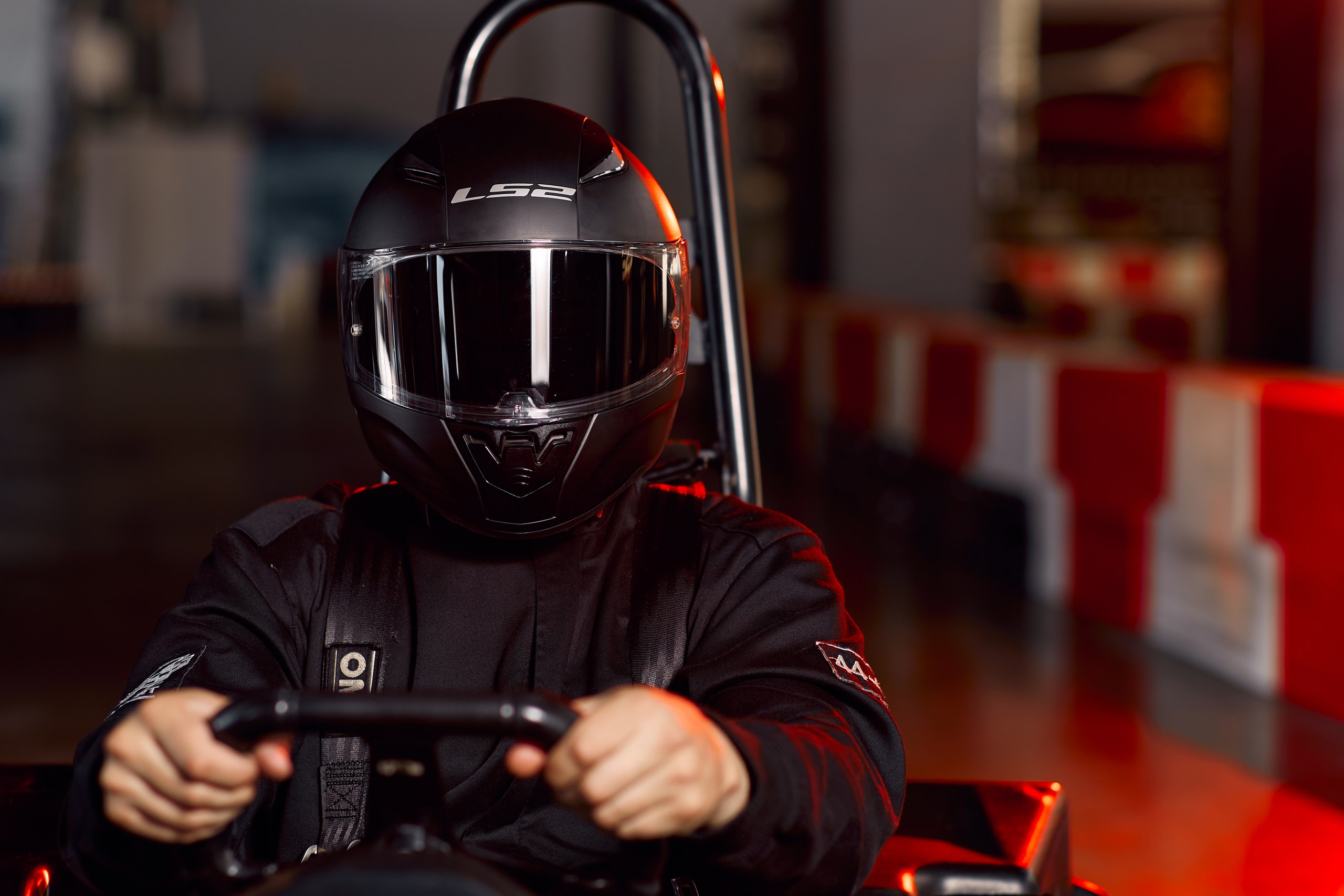 Картинг-свидание на крытом треке