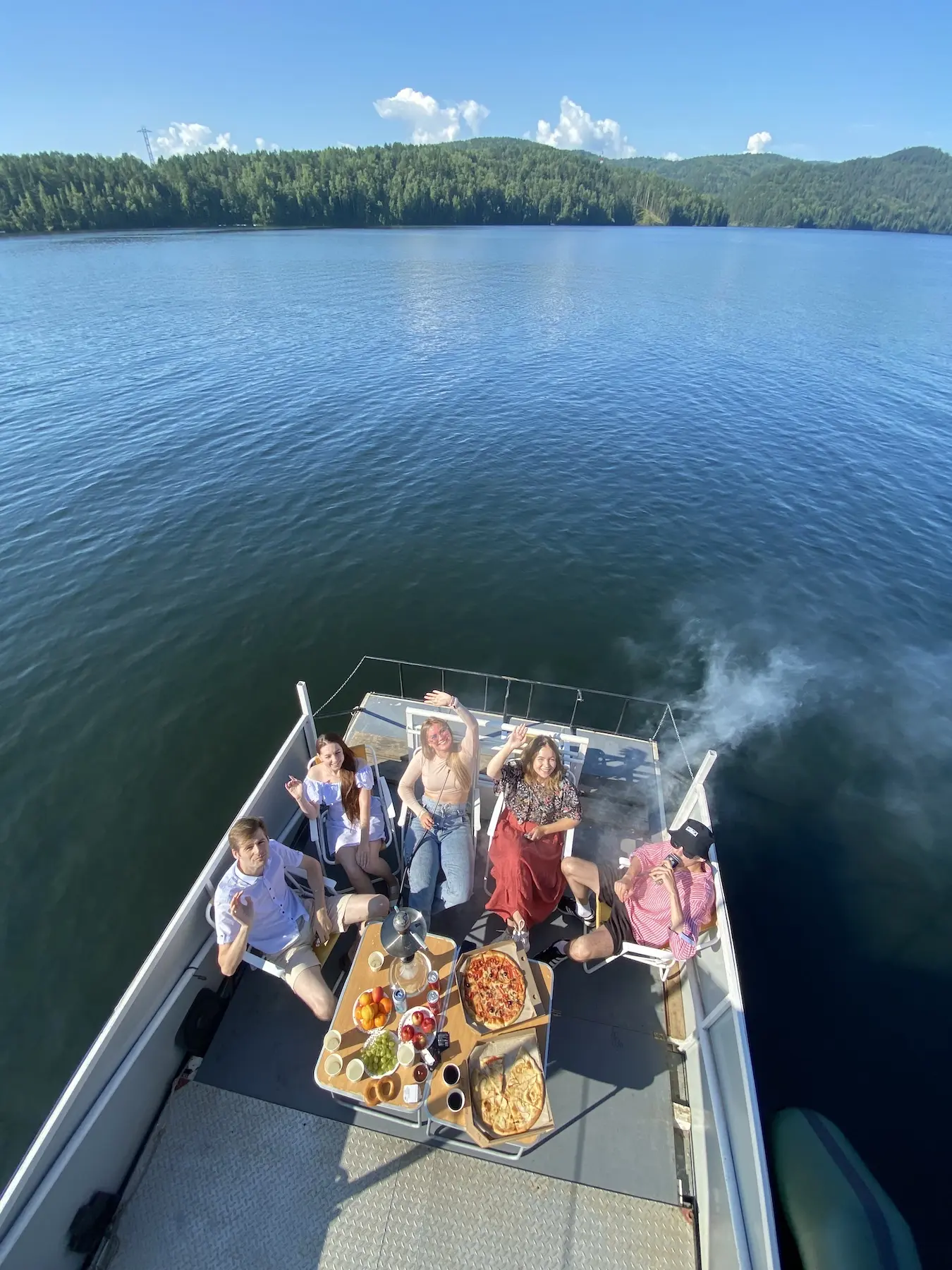 Прогулка по Красноярскому морю на двухэтажном судне