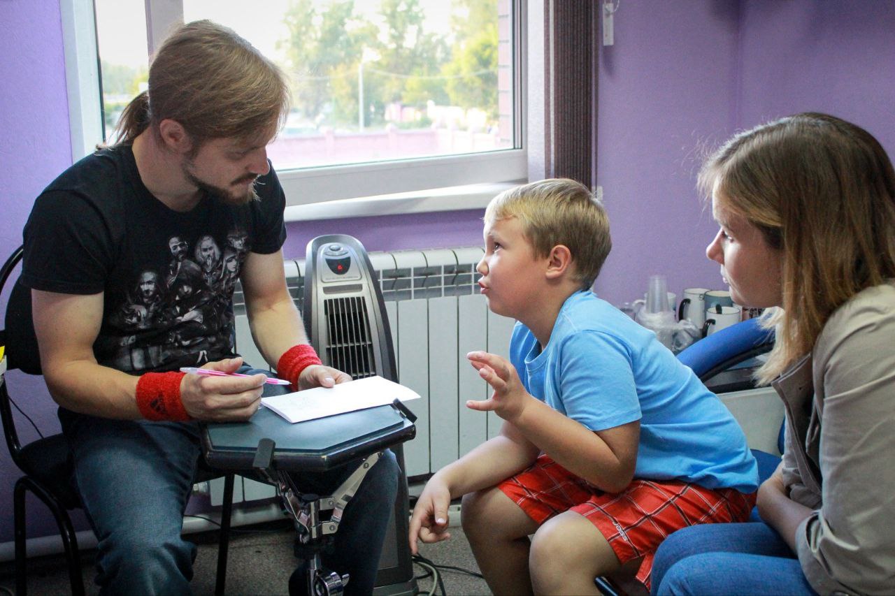 Урок игры на барабанах