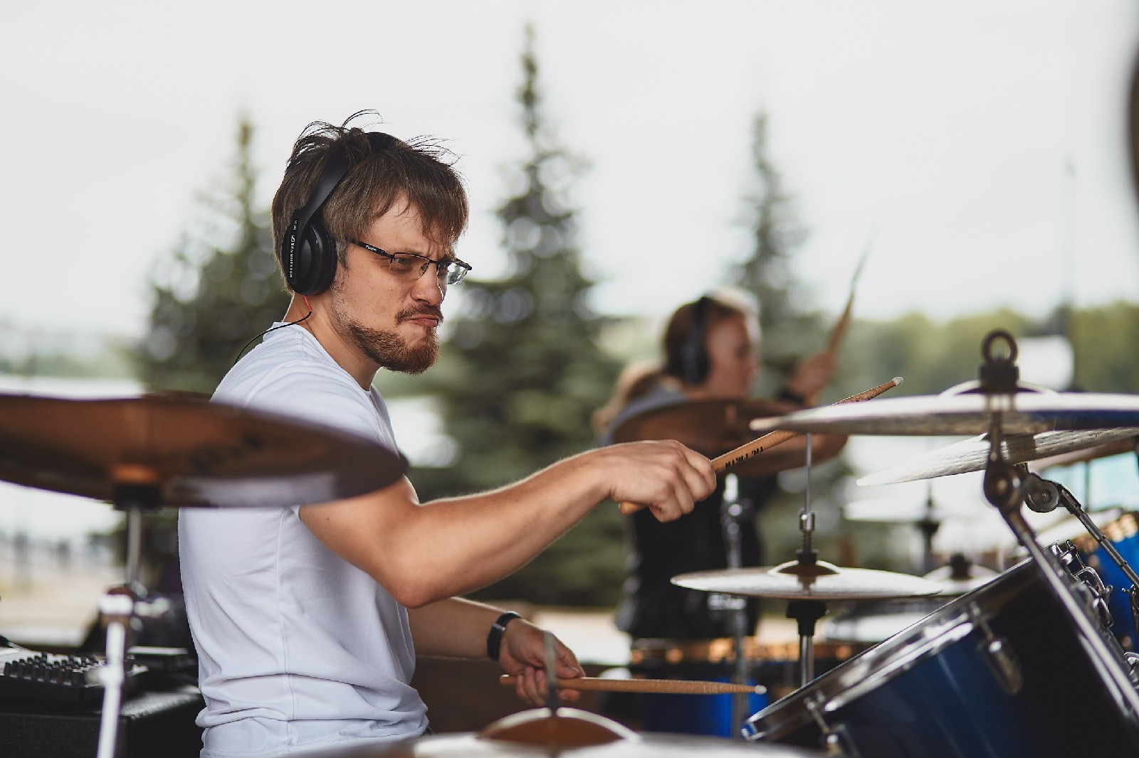 Урок игры на барабанах