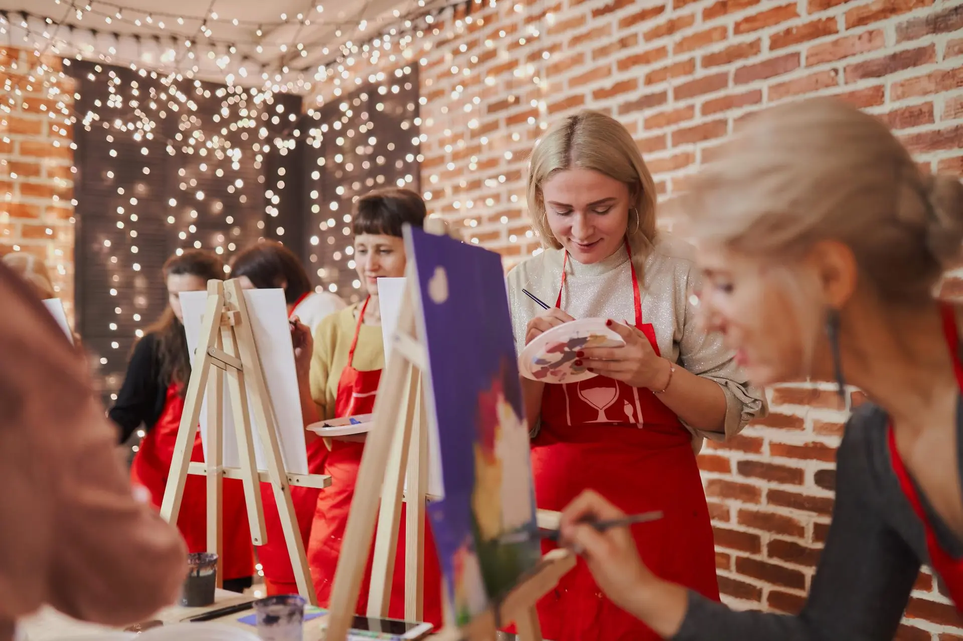 Арт-вечер для компании: написание картины с дегустацией вина