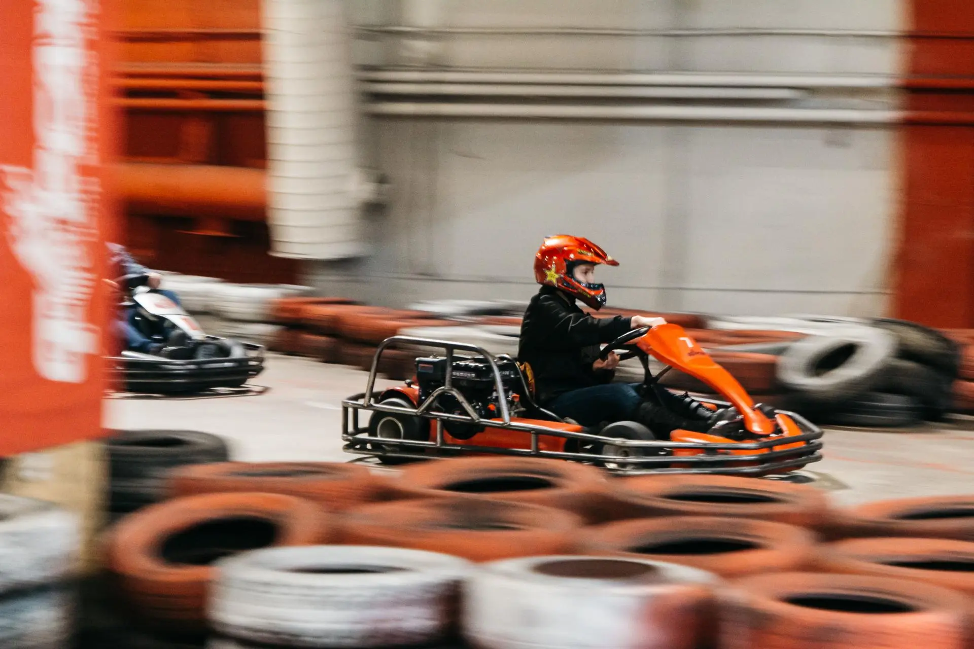 Картинг на крытом треке