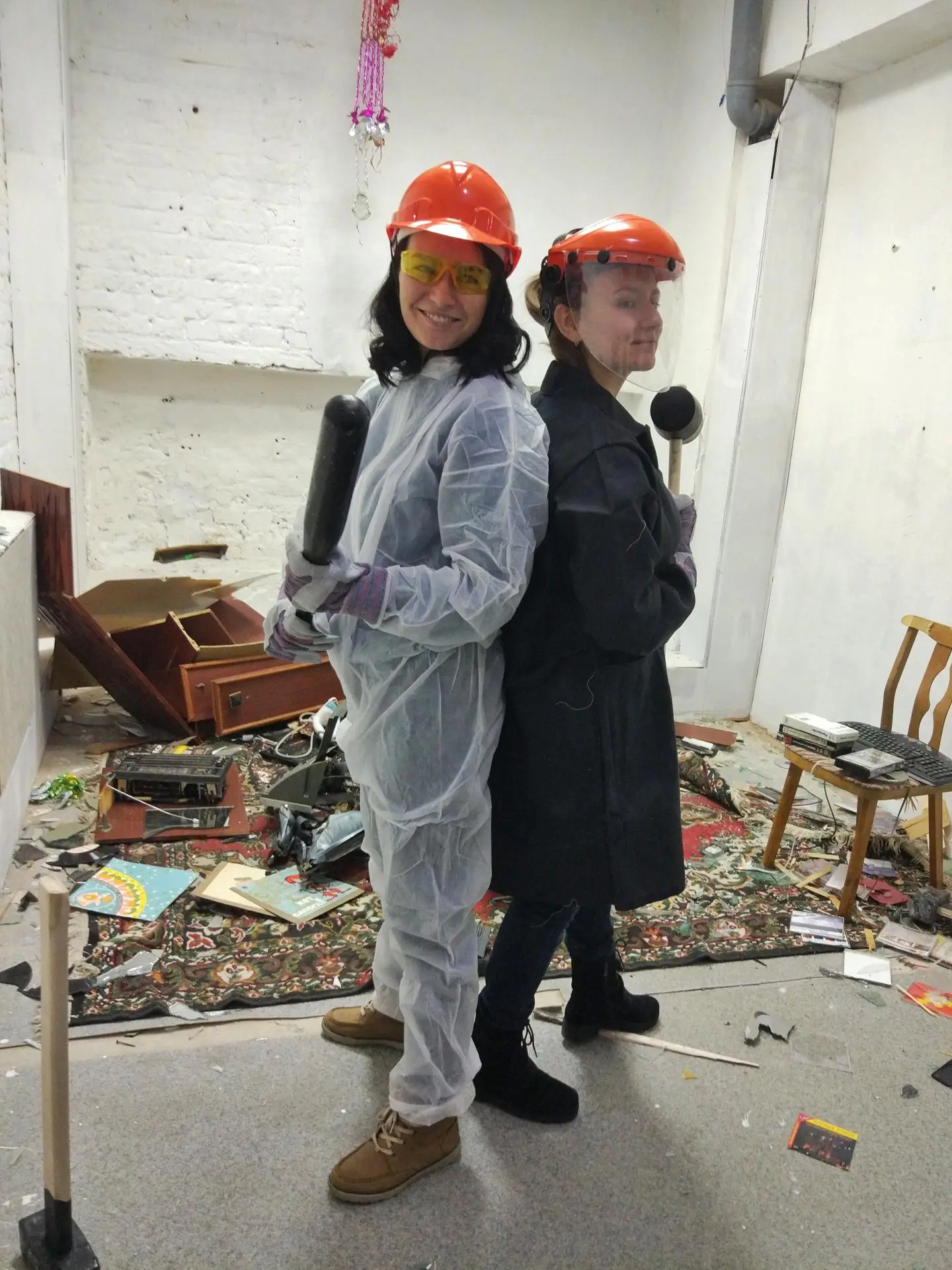 Дебошь! Комната для снятия стресса