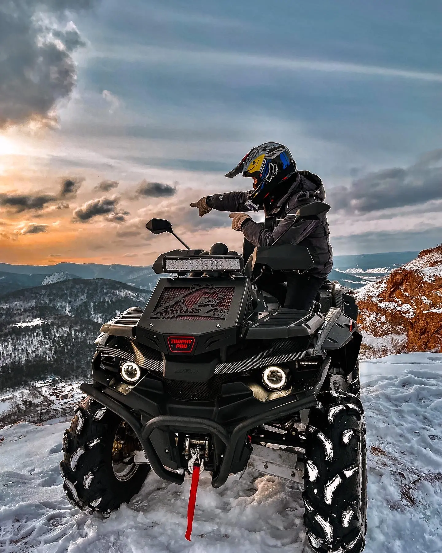 Катание на квадроциклах: скалы Арка и Красный гребень