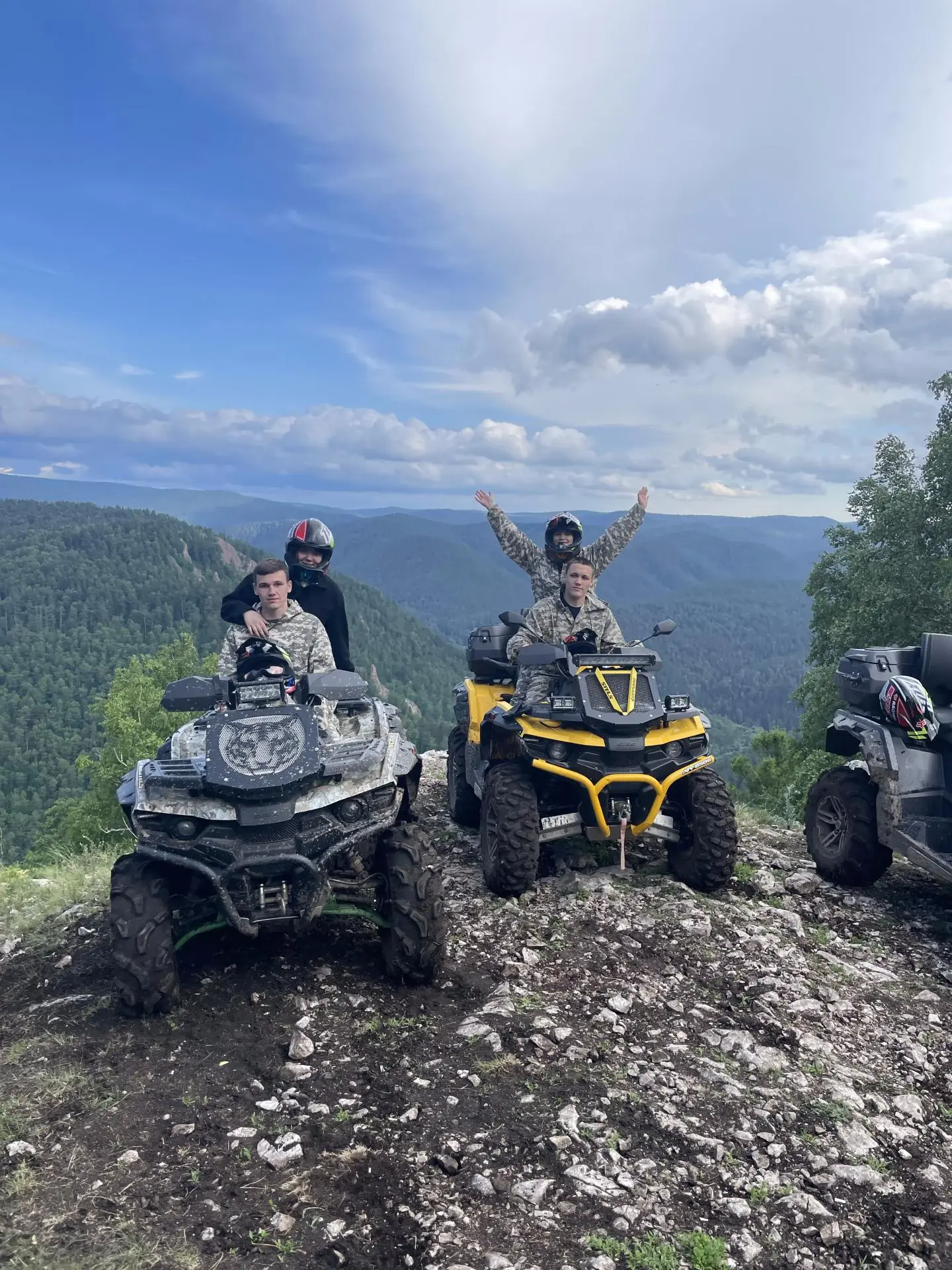 Катание на квадроциклах: скалы Арка и Красный гребень