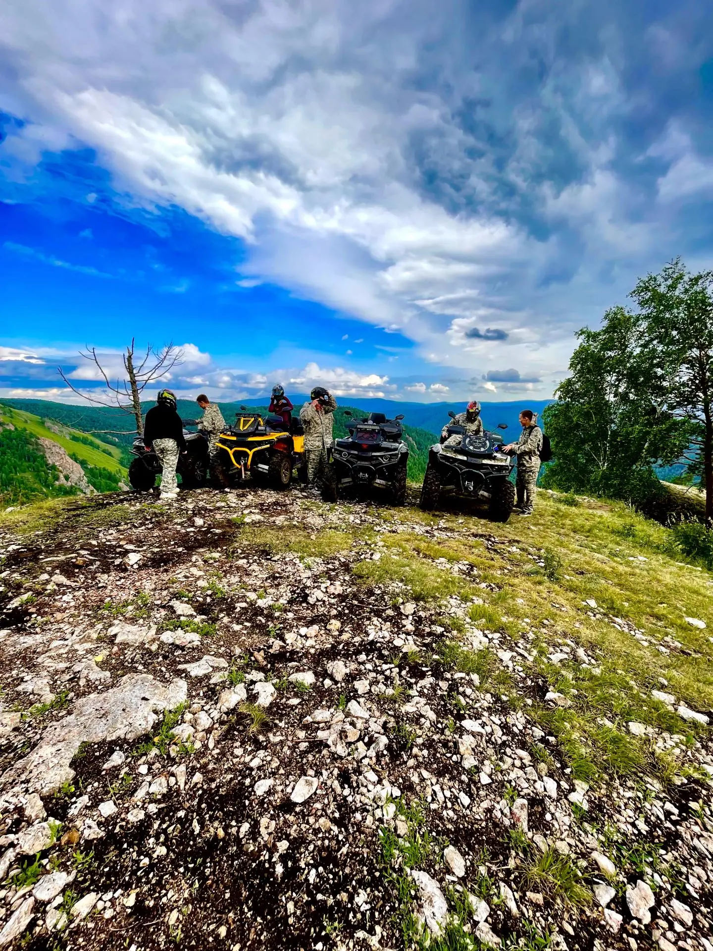 Катание на квадроциклах: скалы Арка и Красный гребень
