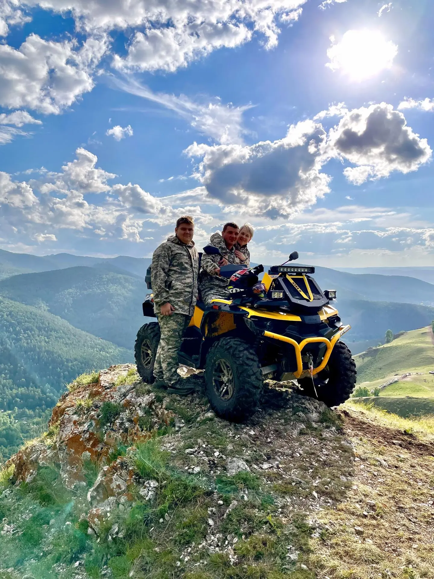 Катание на квадроциклах: скалы Арка и Красный гребень