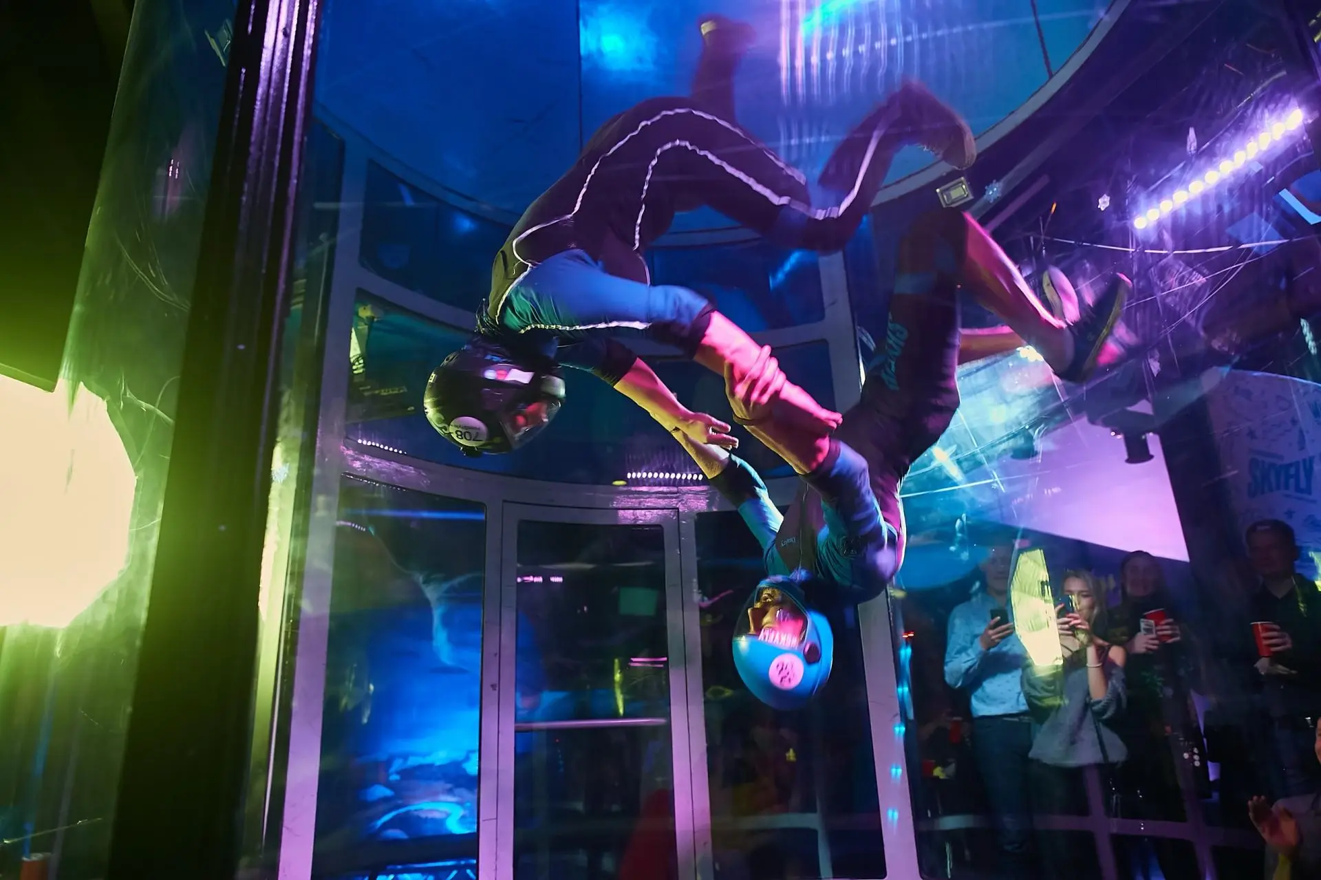 Праздник в аэротрубе