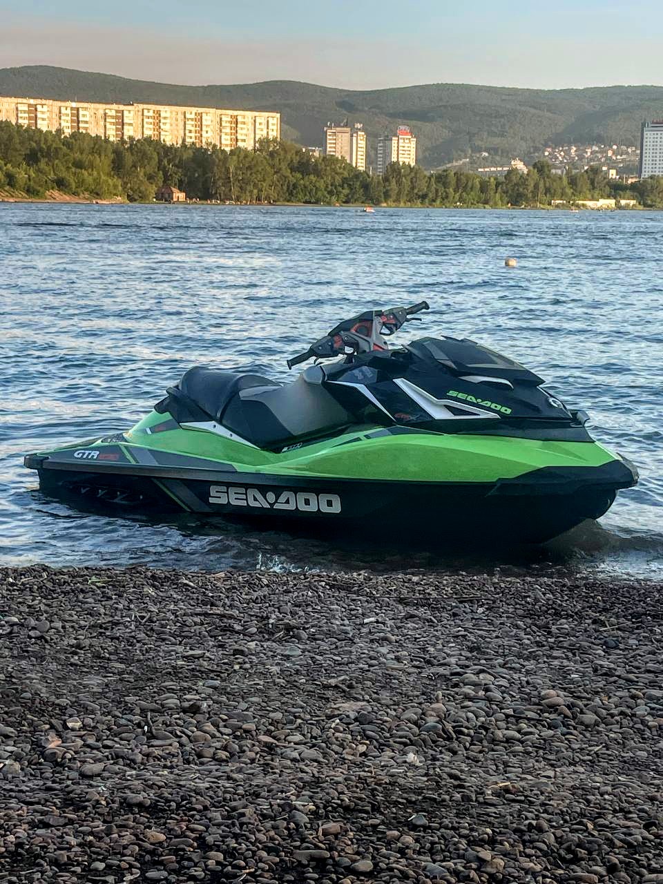 Катание на гидроцикле