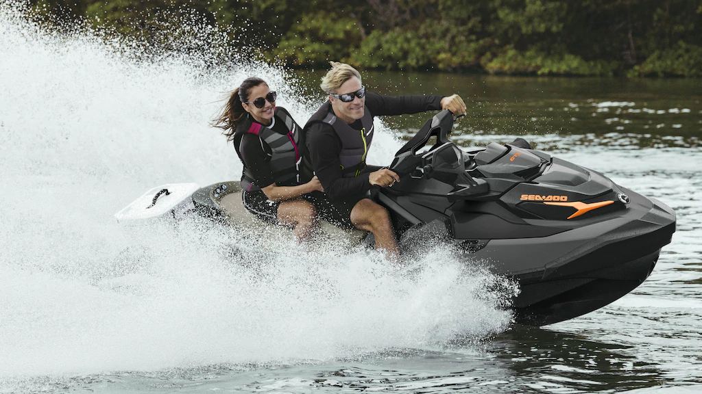 Катание на гидроцикле