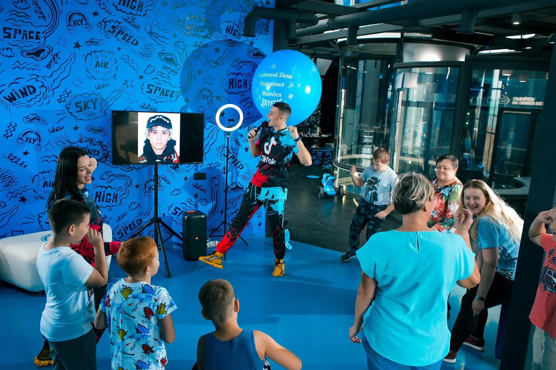 Детский праздник в аэротрубе