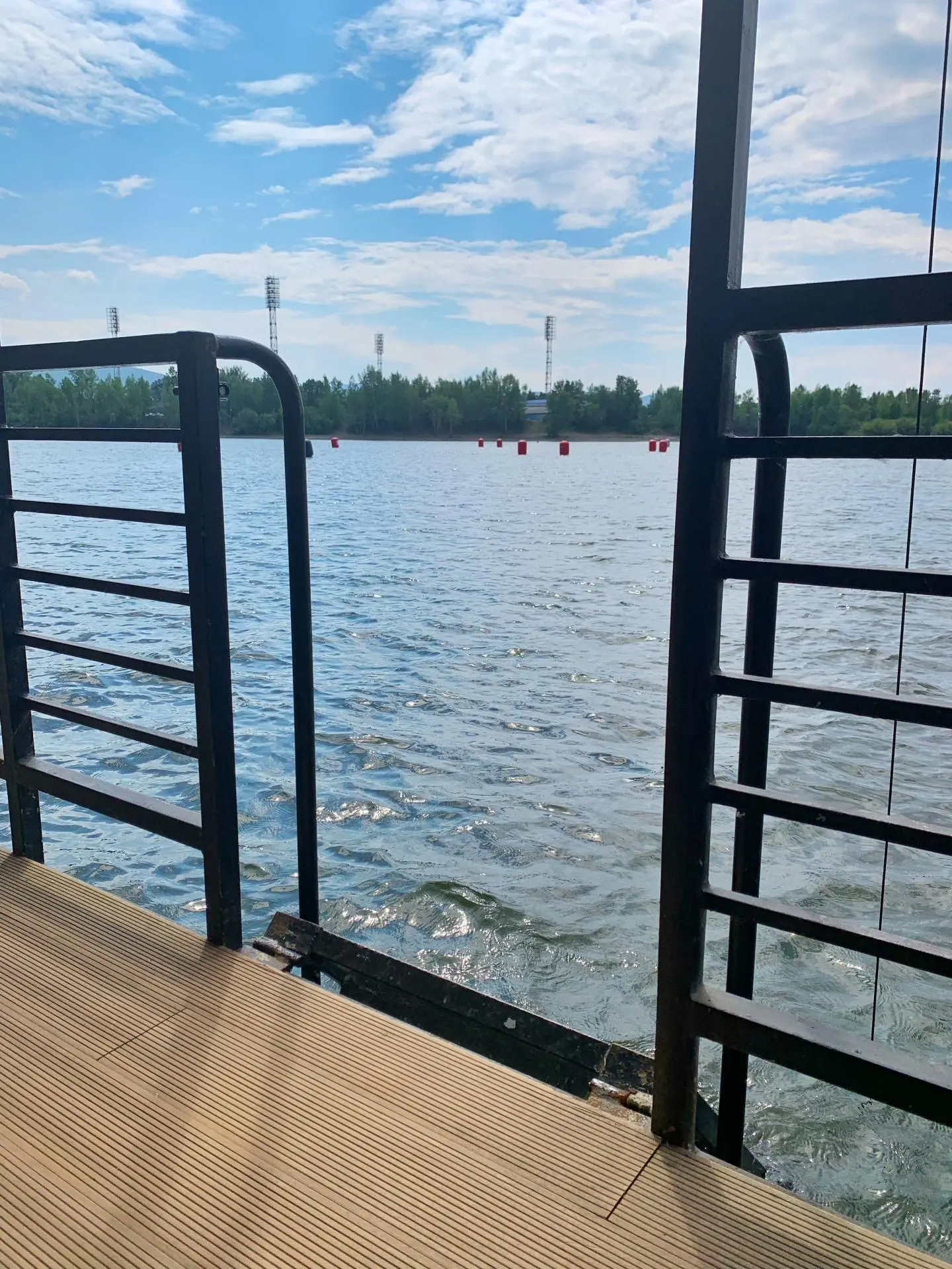 Отдых в плавучей бане на Енисее