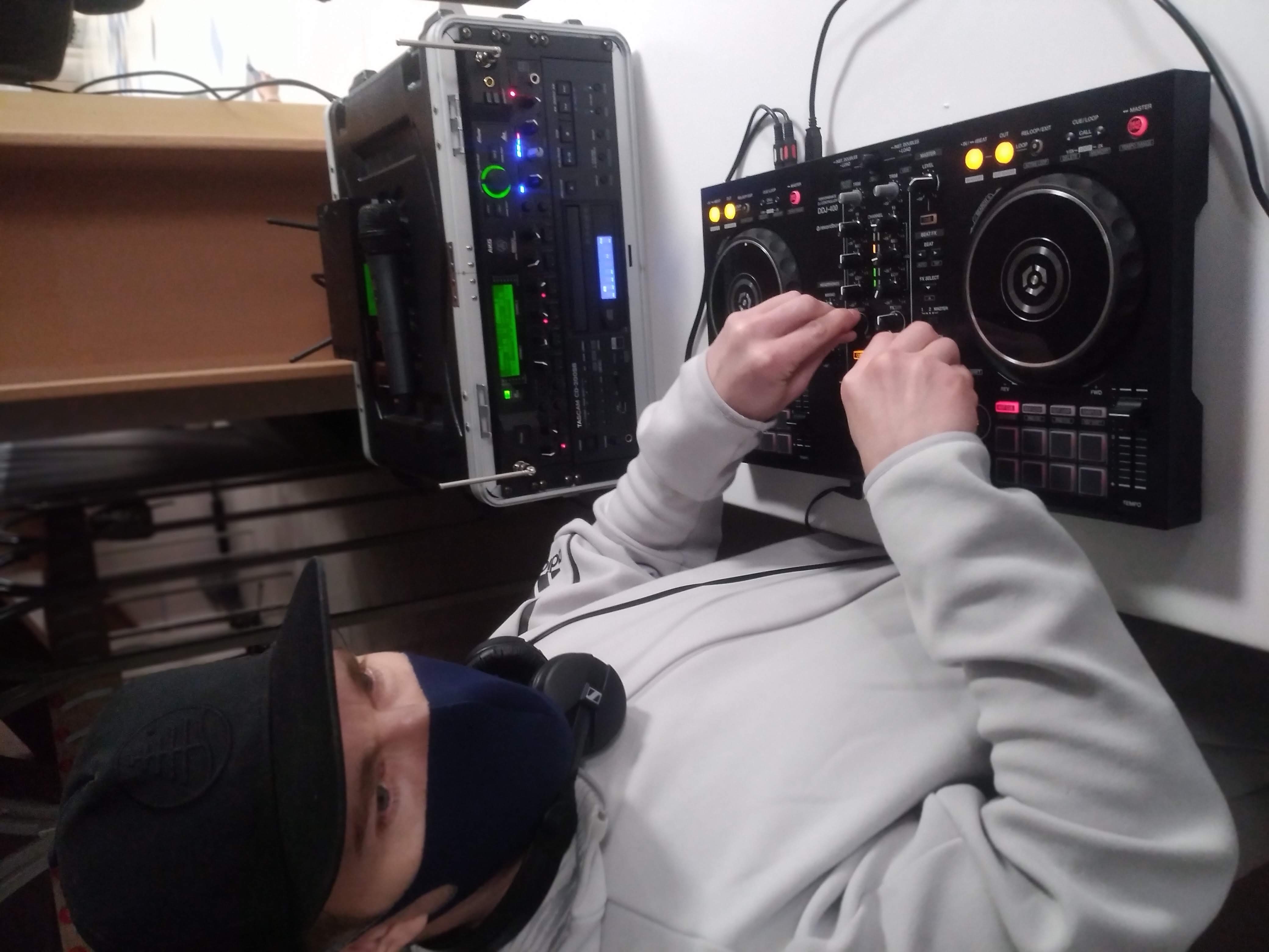 DJ: Мастер-класс по диджеингу