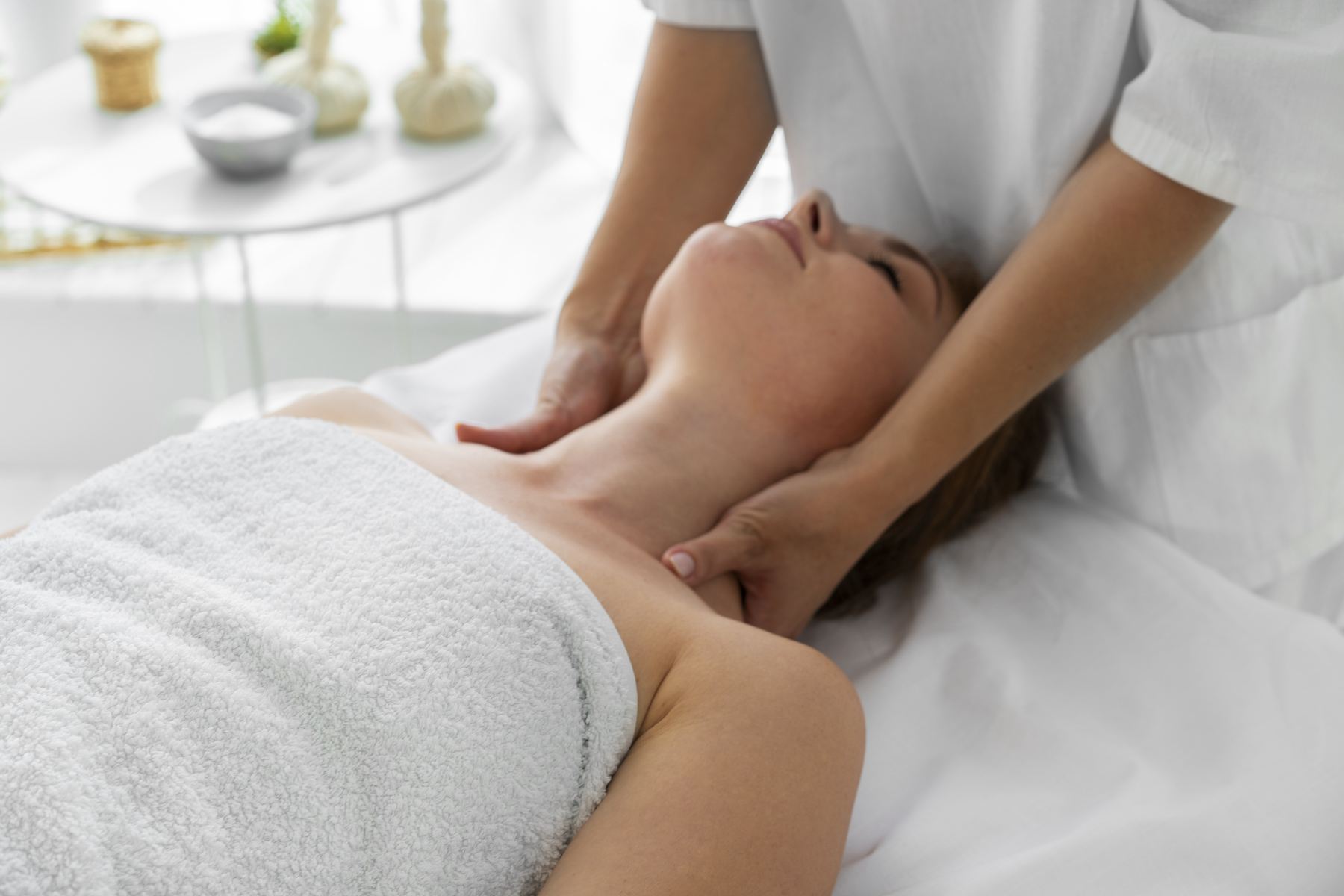 Расслабляющий массаж воротниковой зоны и головы "Умиротворение"