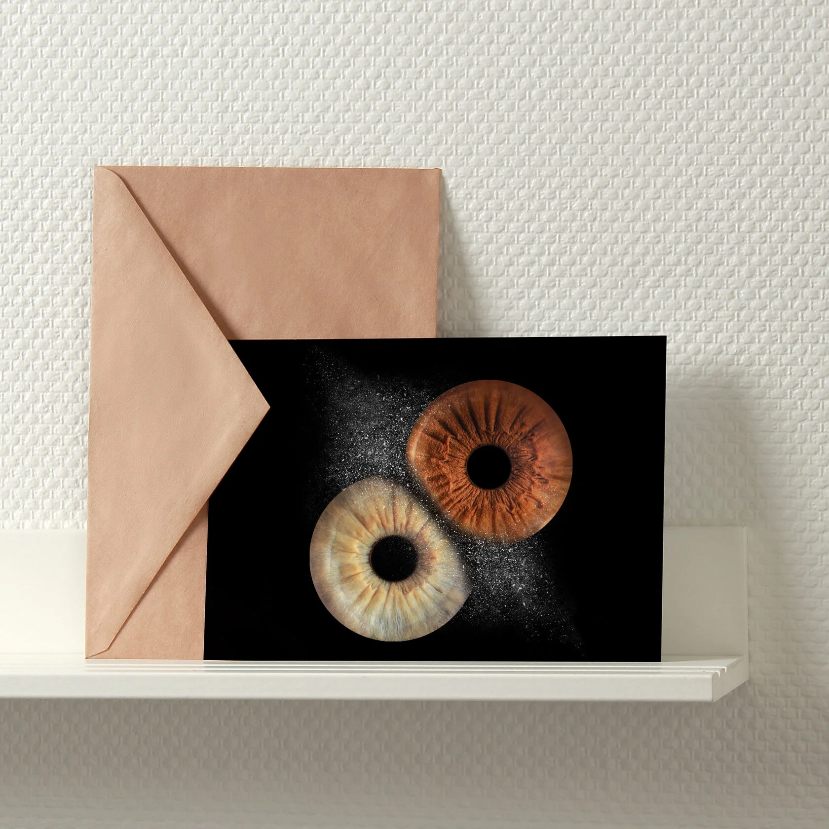 Парное фото радужки глаза