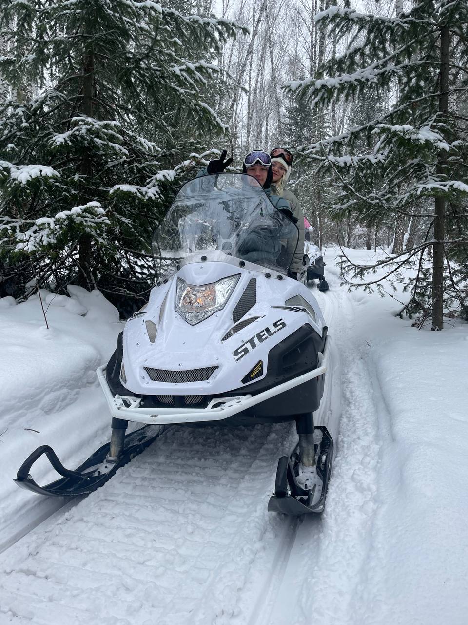 Катание на снегоходе: скалы Сивая и Магда