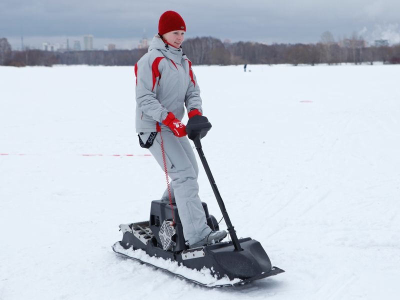 Катание на мотосноуборде