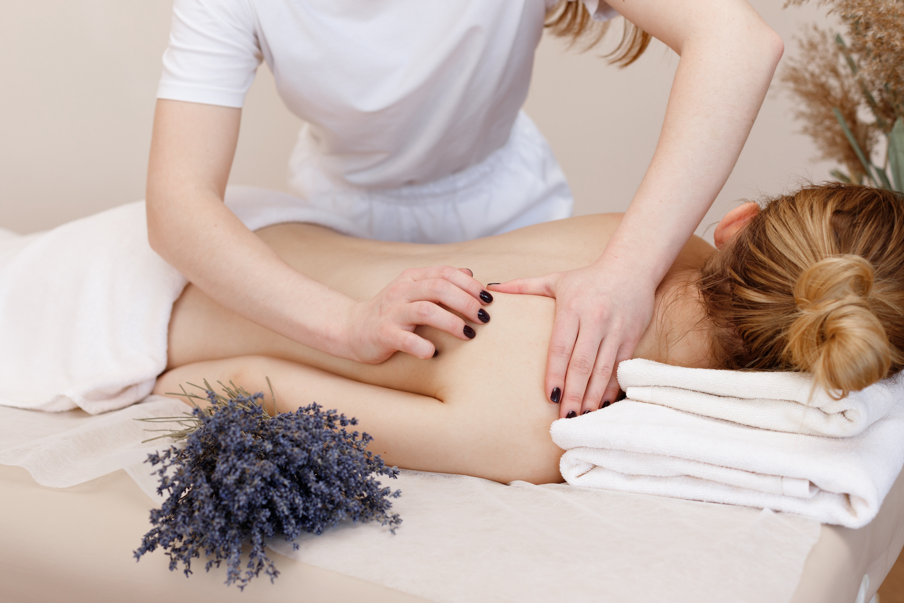 Оздоровительный массаж всего тела