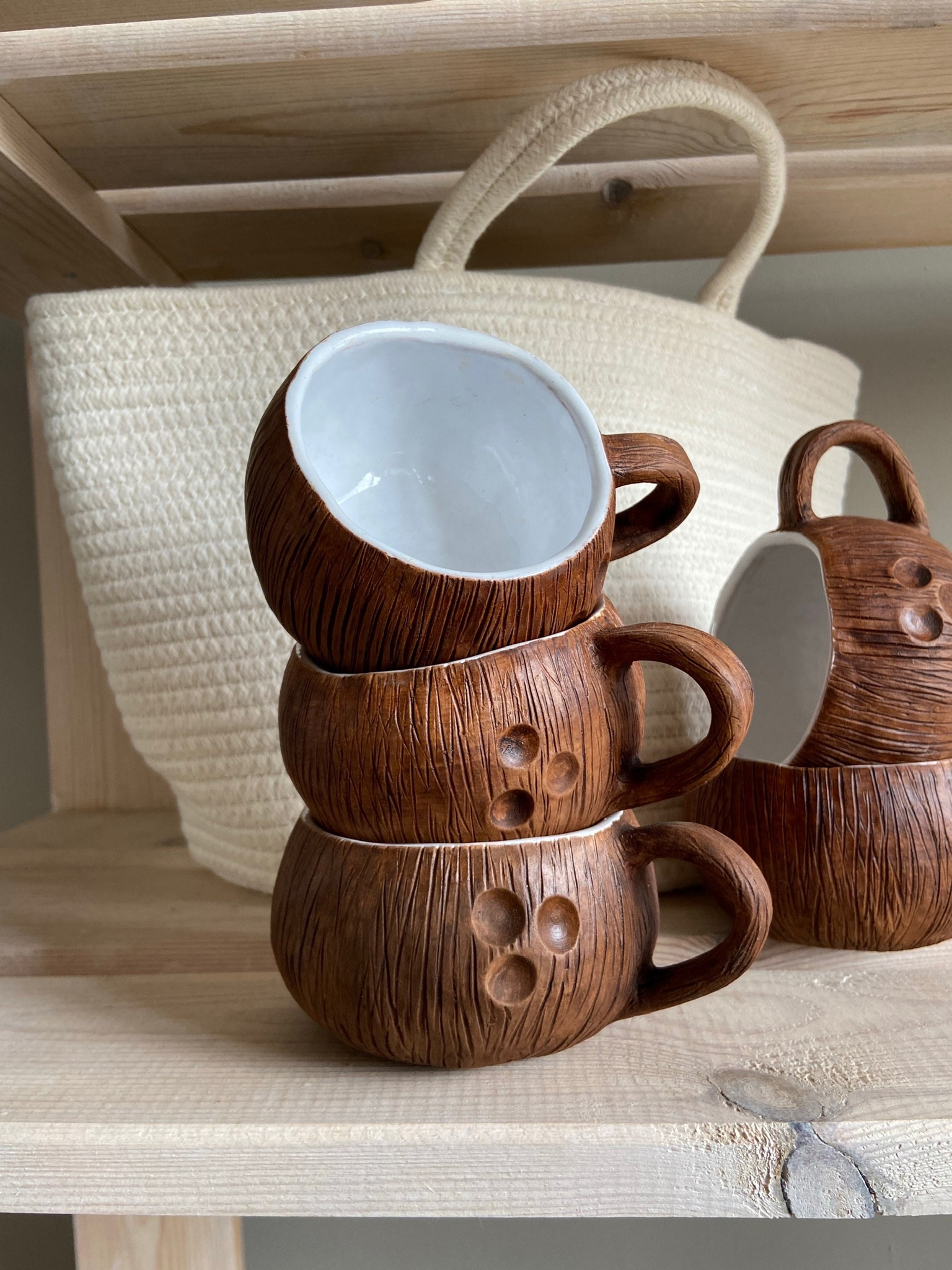 Групповой мастер-класс за гончарным кругом