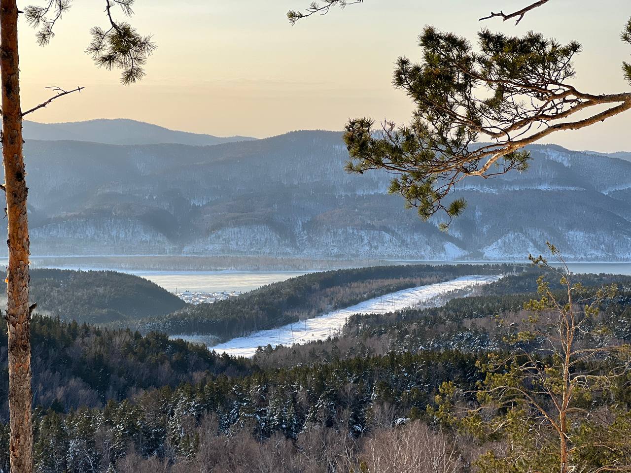 Катание на снегоходах для девушек