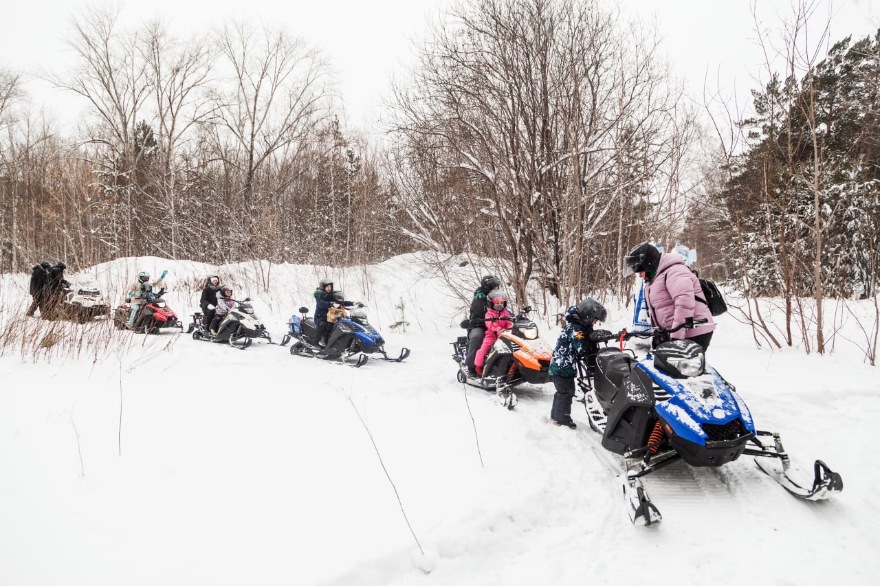 Катание на снегоходах для девушек