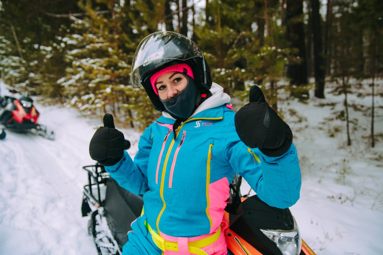 Катание на снегоходах для девушек