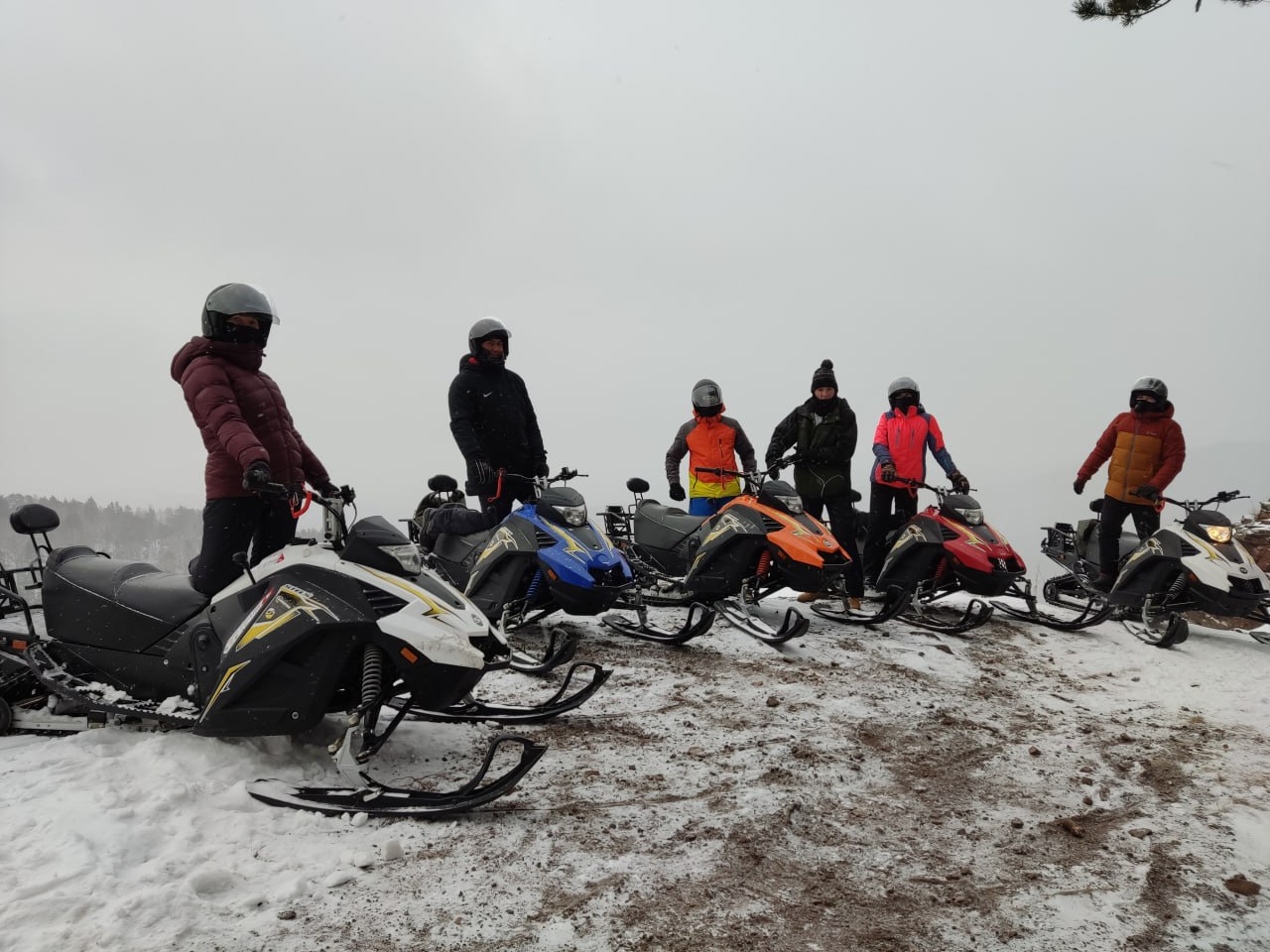 Катание на снегоходах для девушек